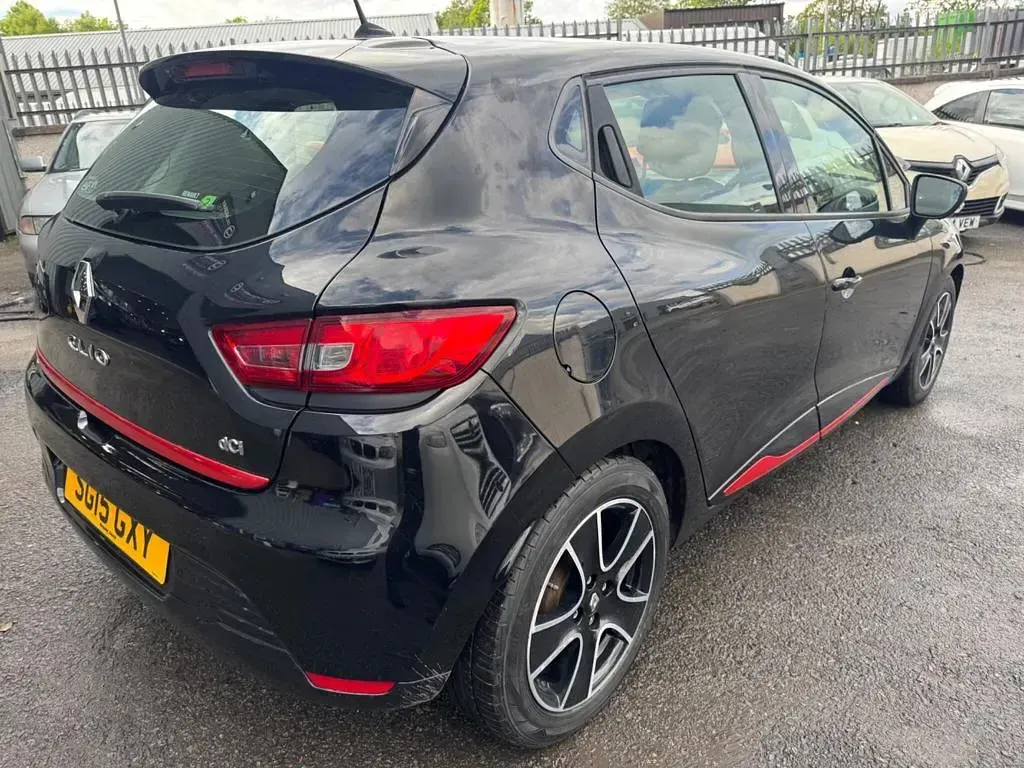Used Renault Clio IV Dynamique 90 HP (66 kW) 2015 Black Hatchback