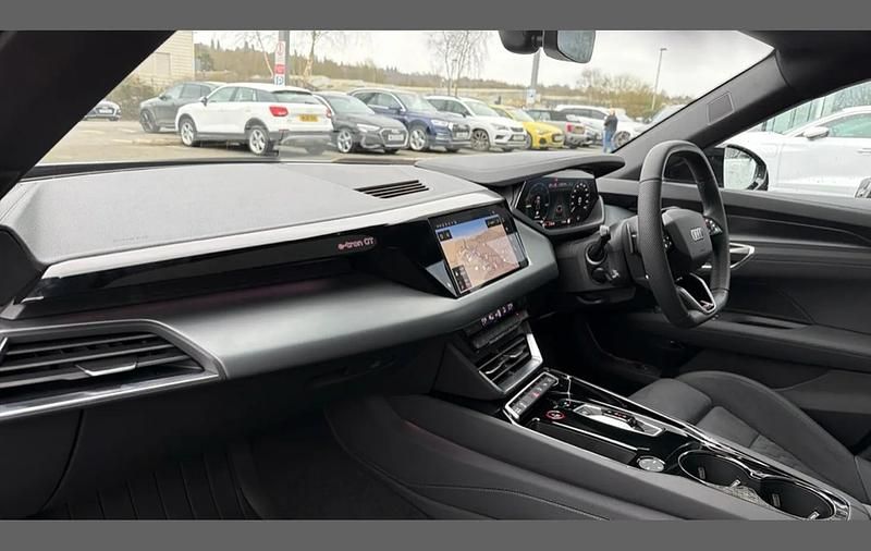 New Audi e-tron GT quattro Comfort 428 kW (583 HP) 2026 Grey Sedan