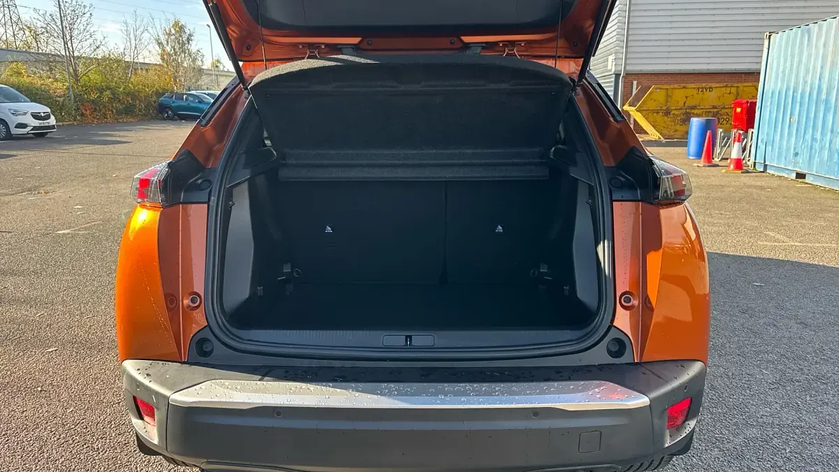 Used Peugeot 2008 Allure+ 101 HP (74 kW) 2023 Orange SUV