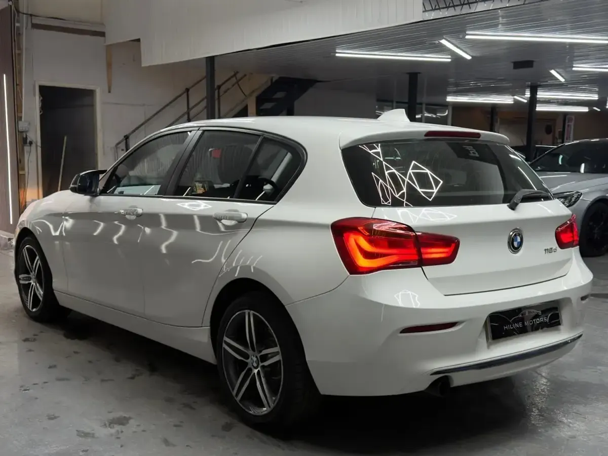Begagnad BMW 116 Sport Line 2015 Vit Halvkombi