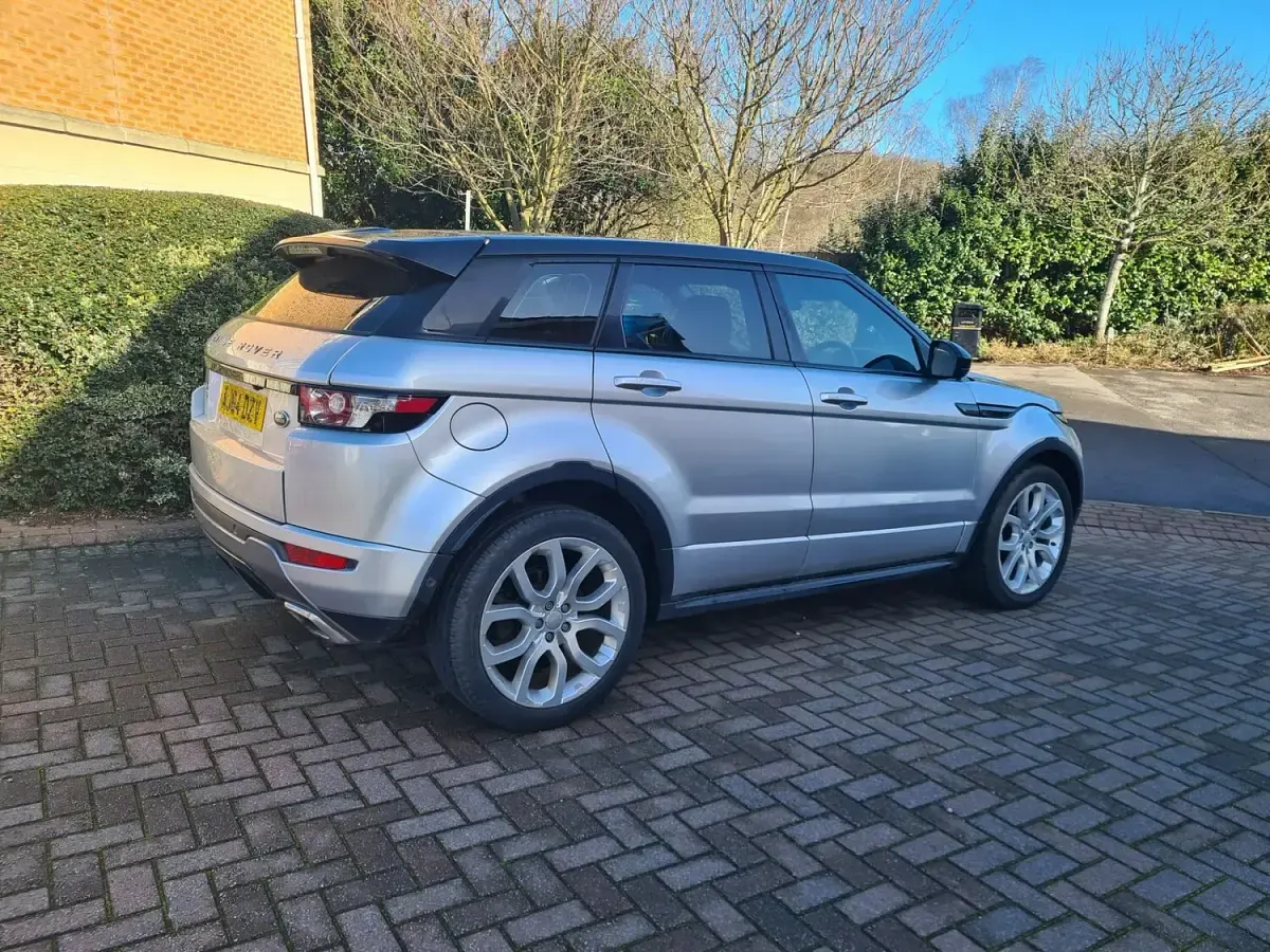 Used Land Rover Range Rover evoque Dynamic 190 HP (139 kW) 2015 Silver Estate