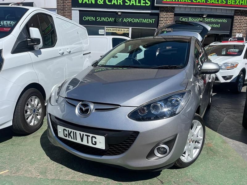 Begagnad Mazda 2 84 HK (61 kW) 2011 Silver Halvkombi