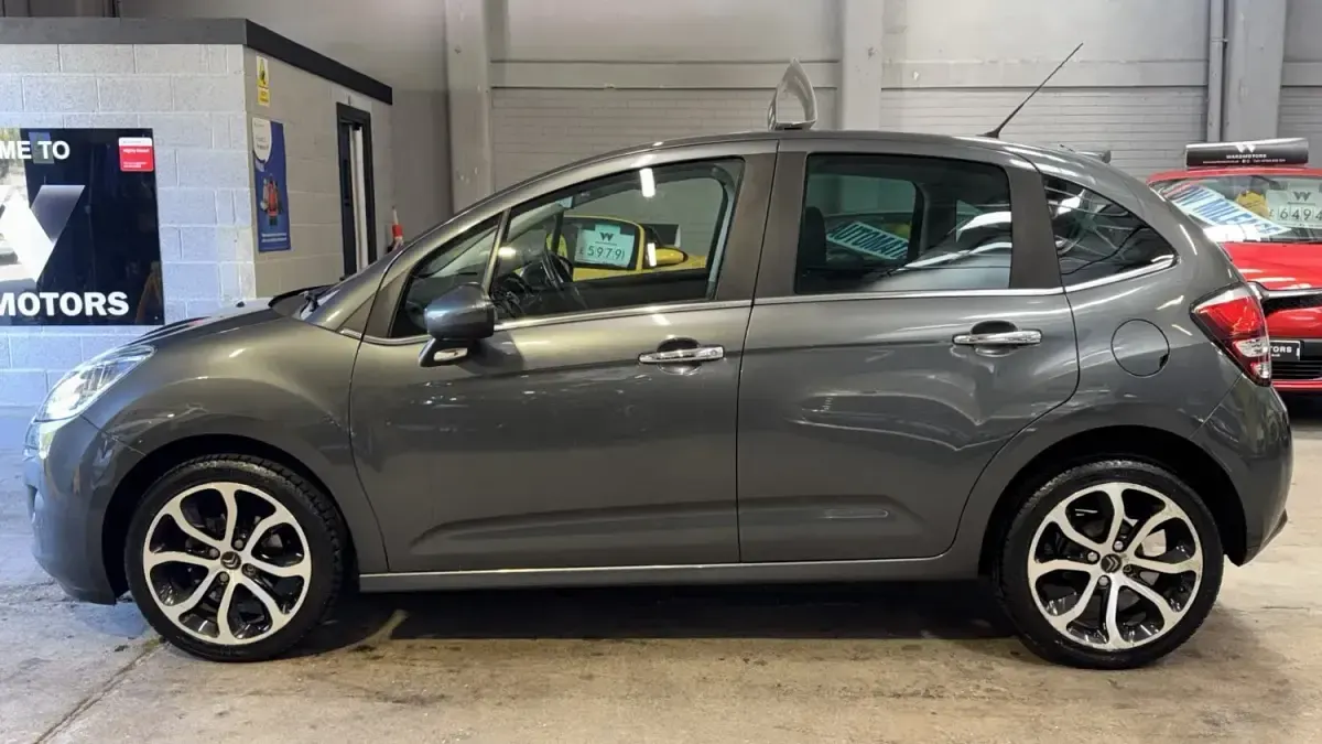 Begagnad Citroën C3 Platinum 2016 Grå Halvkombi