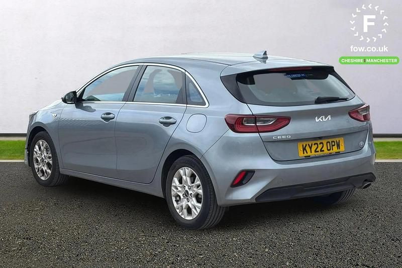 Used Kia Ceed 118 HP (86 kW) 2022 Silver Hatchback