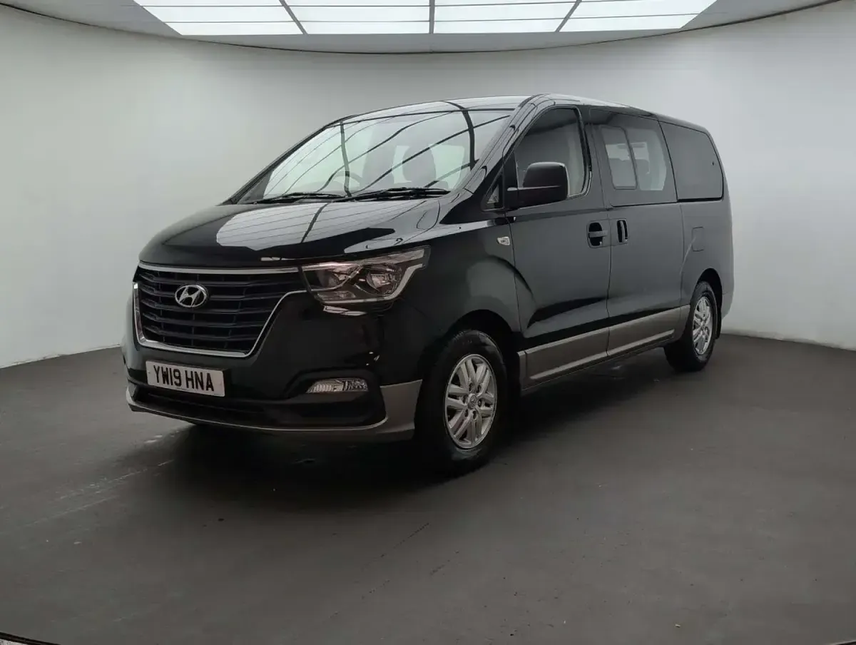 Used Hyundai I800 SE 136 HP (100 kW) 2019 Black MPV