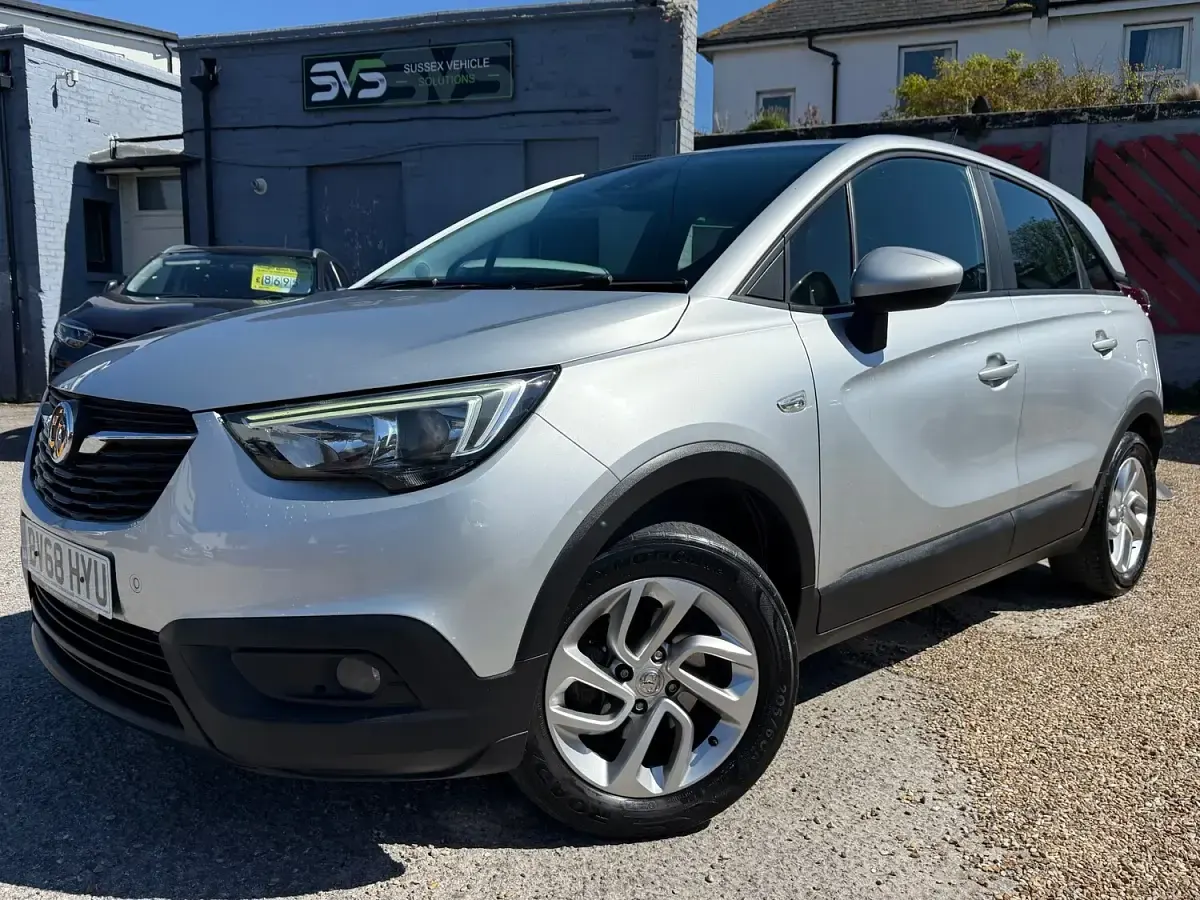 Used Vauxhall Crossland X S 110 HP (80 kW) 2018 Silver SUV