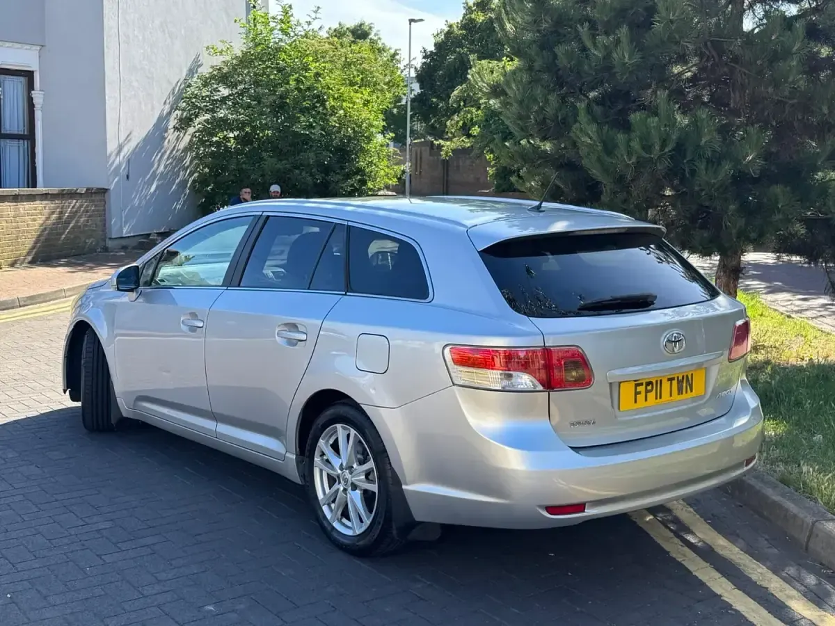 Used Toyota Avensis 2011 Silver Estate