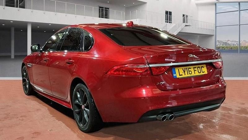 Used Jaguar XF R-Sport 180 HP (132 kW) 2016 Red Sedan