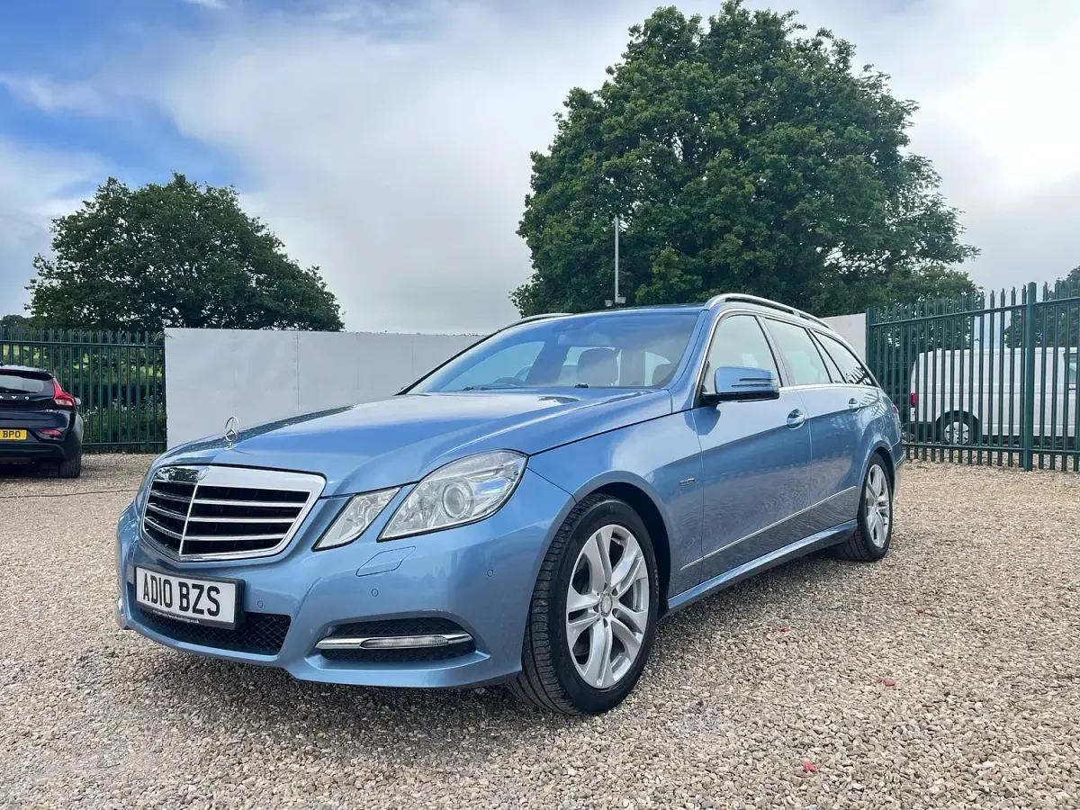 Used Mercedes E350 Avantgarde 231 HP (169 kW) 2010 Blue Estate