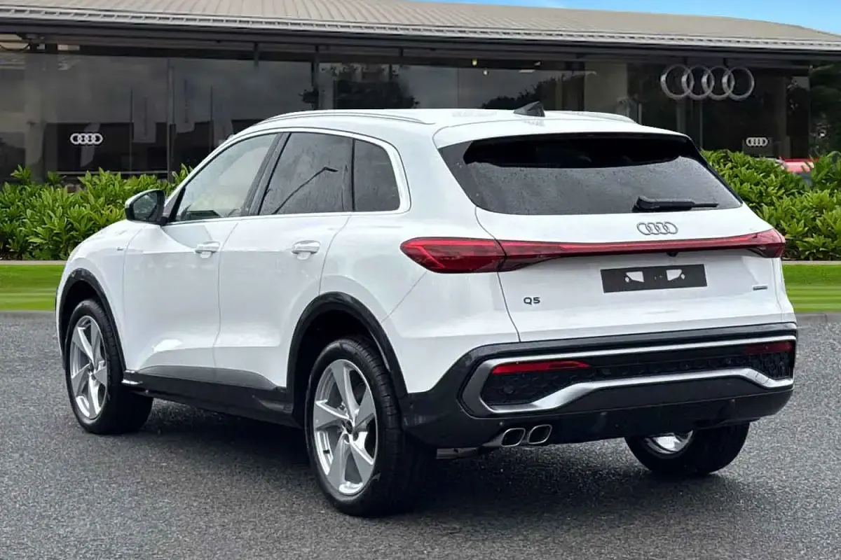 New Audi Q5 S-Line 204 HP (150 kW) 2026 White SUV