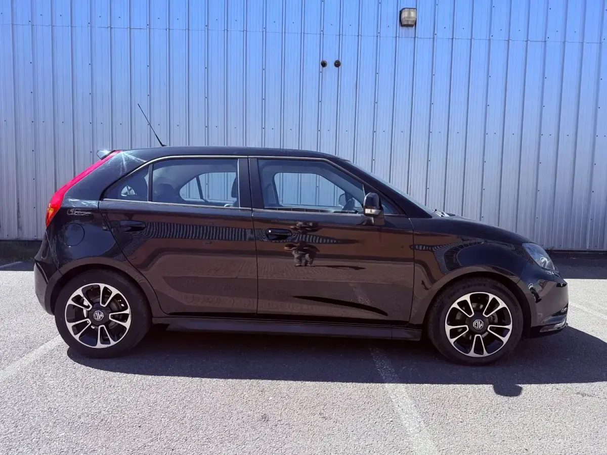 Usado MG MG3 106 HP (77 kW) 2017 Preto Citadino