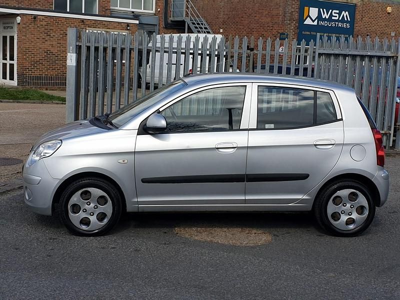Used Kia Picanto 64 HP (47 kW) 2009 Silver Hatchback