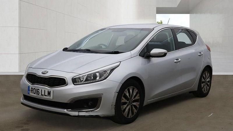 Used Kia Ceed 134 HP (98 kW) 2016 Silver Hatchback