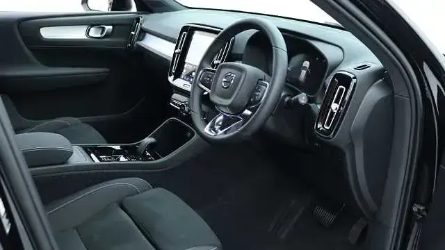 New Volvo XC40 Plus 163 HP (119 kW) 2026 SUV