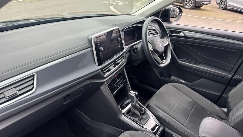 Used VW T-Roc Style 150 HP (110 kW) 2023 Deep black SUV