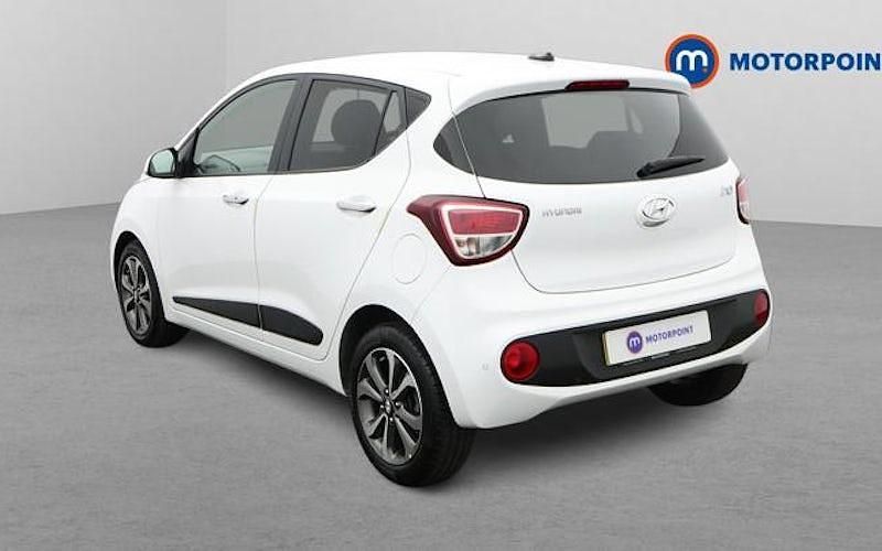 Used Hyundai i10 Premium SE 88 HP (64 kW) 2020 White Hatchback