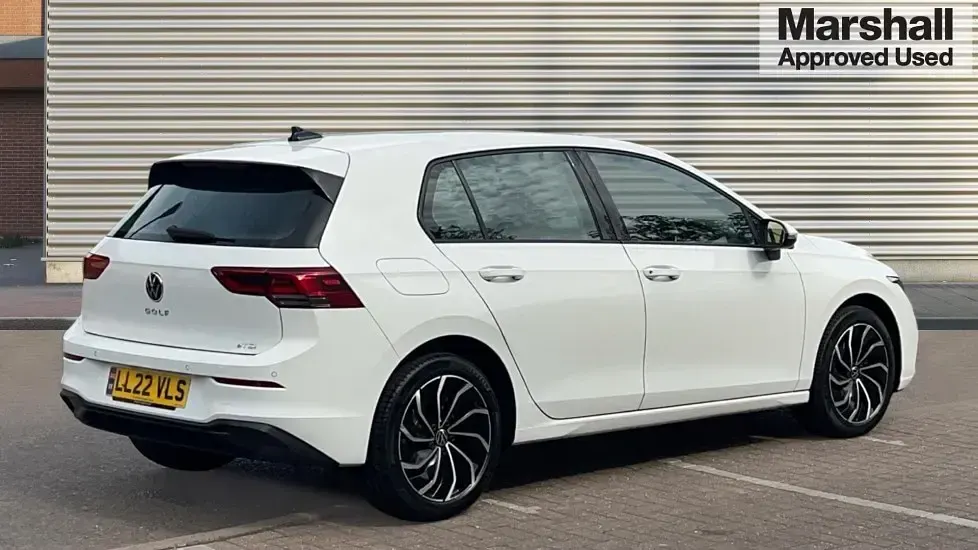 Used VW Golf VIII Life 110 HP (80 kW) 2022 White