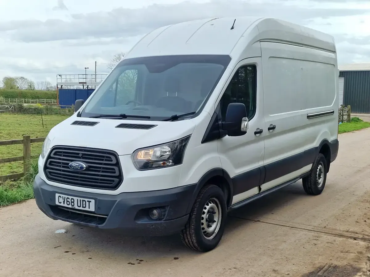 Używany Ford Transit 130 KM (95 kW) 2018 Biały Van