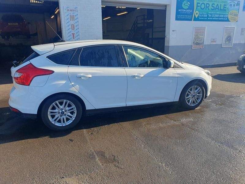 Used Ford Focus Titanium 2013 White Hatchback