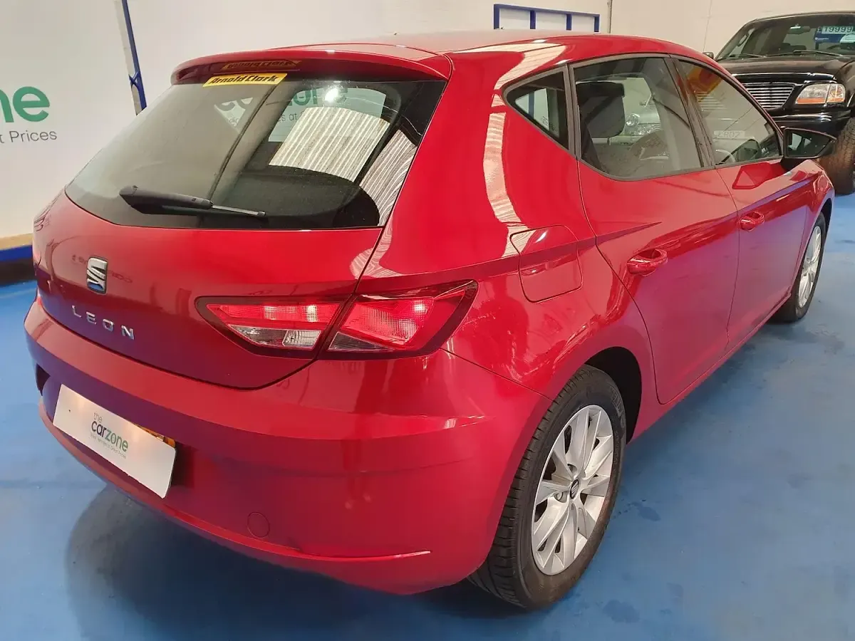 Used Seat Leon SE 130 HP (95 kW) 2019 Red Hatchback