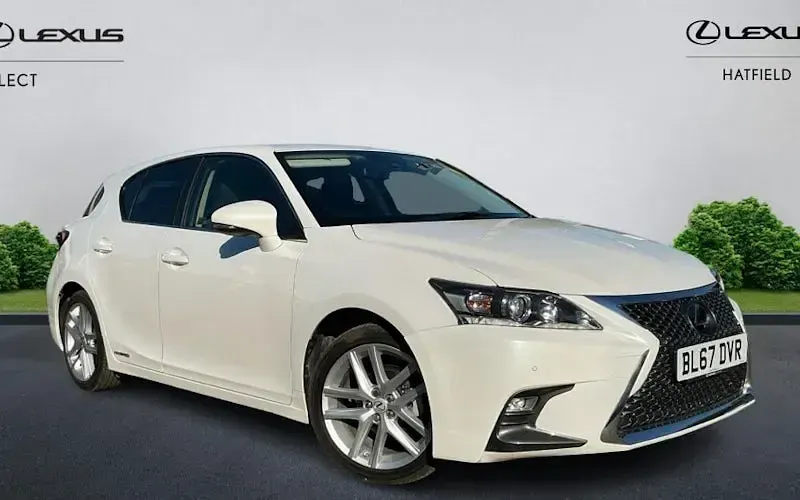 Begagnad Lexus CT200h Luxury Line 136 HK (100 kW) 2018 Halvkombi