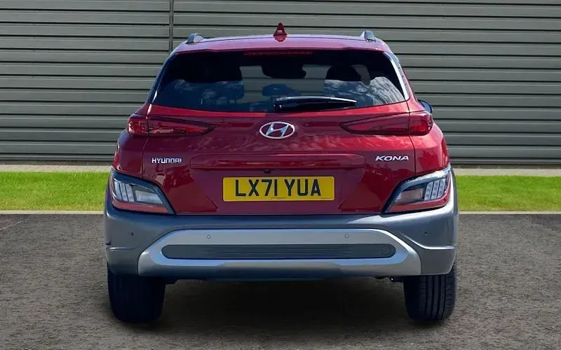 Used Hyundai Kona Premium 120 HP (88 kW) 2021 Red SUV