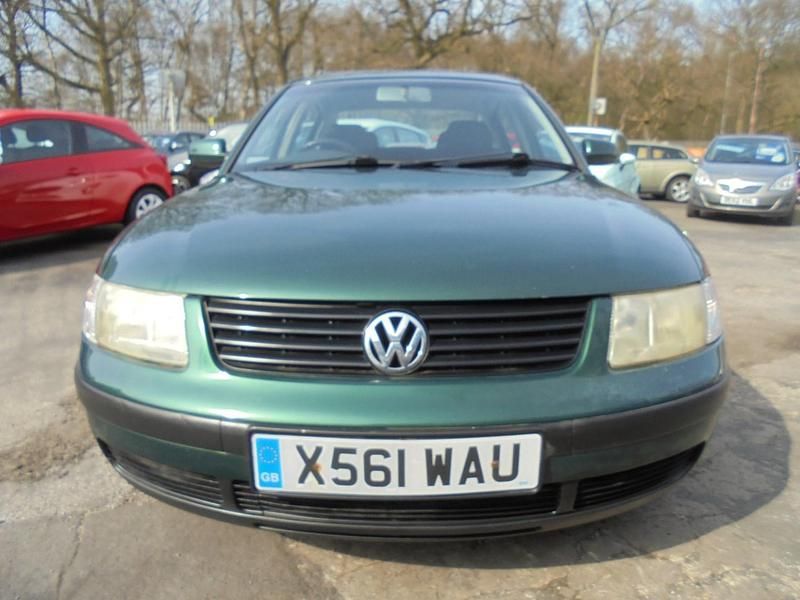 Used VW Passat S 2000 Green Sedan