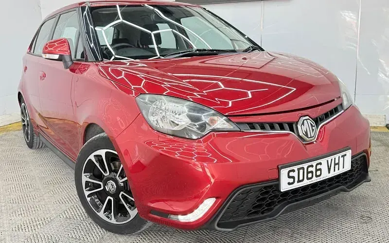 Used MG MG3 106 HP (77 kW) 2015 Red Hatchback
