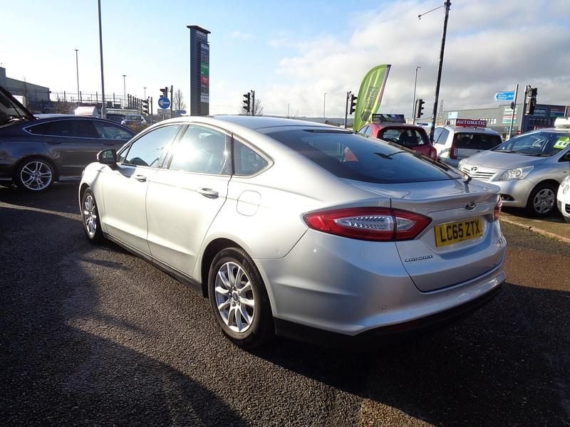 Used Ford Mondeo Style 120 HP (88 kW) 2016 Silver Hatchback