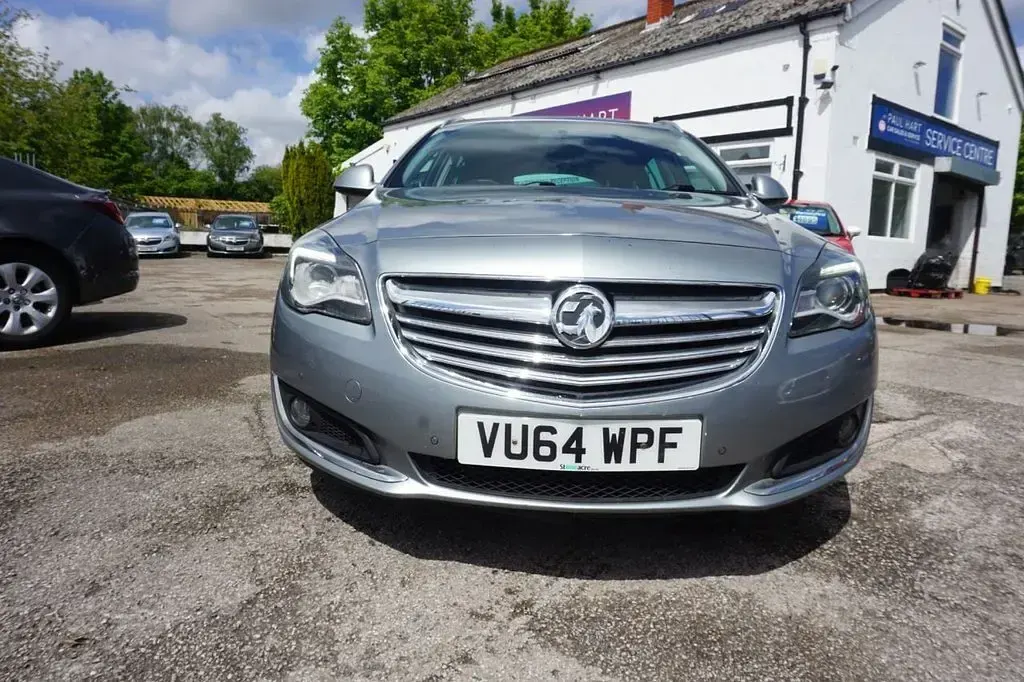 Used Vauxhall Insignia SRi 140 HP (102 kW) 2014 Silver Estate