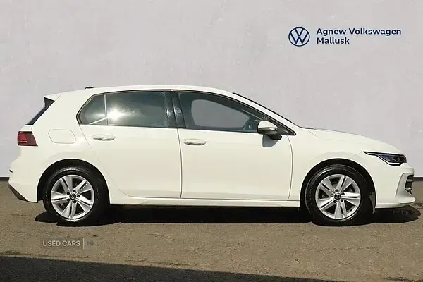 Used VW Golf VIII Life 115 HP (84 kW) 2024 White Hatchback