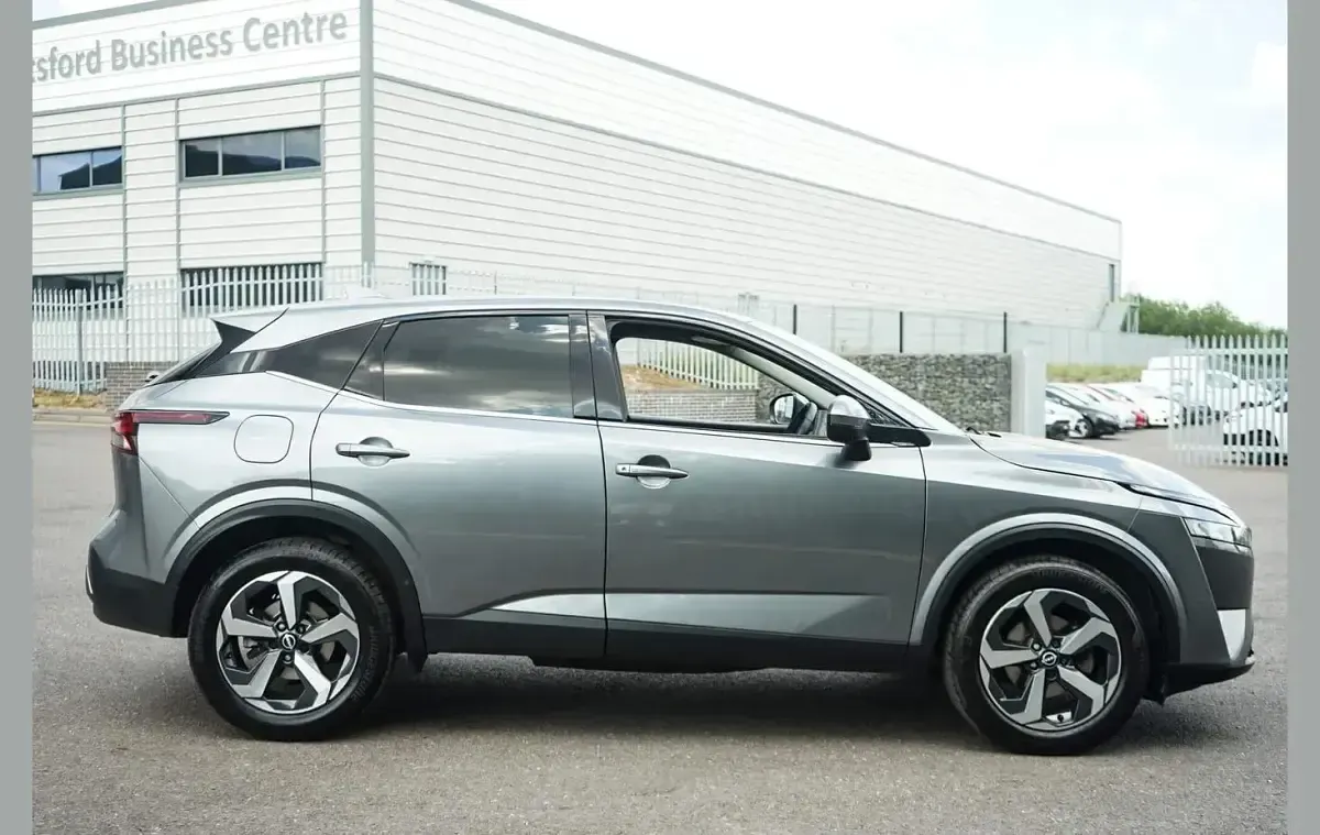 Used Nissan Qashqai N-Connecta 138 HP (101 kW) 2022 Grey SUV