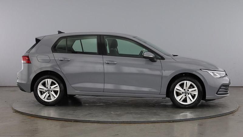 Second-hand VW Golf VIII Life 150 CP (110 kW) 2023 Gri Hatchback