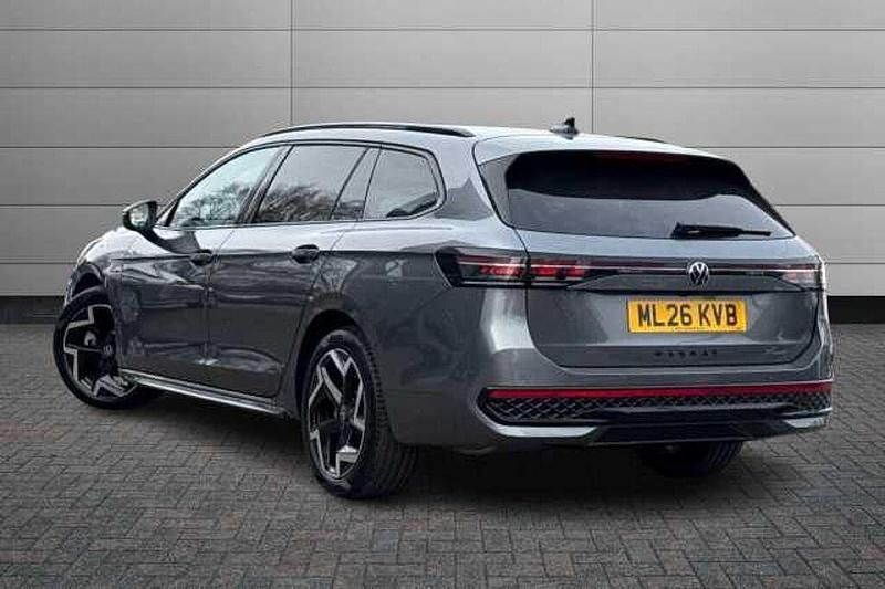 Begagnad VW Passat R-line 150 HK (110 kW) 2026 Grå Kombi