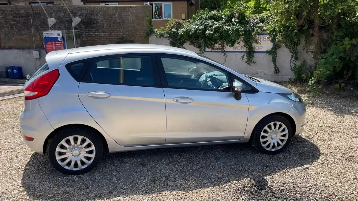 Used Ford Fiesta 2011 Silver Hatchback