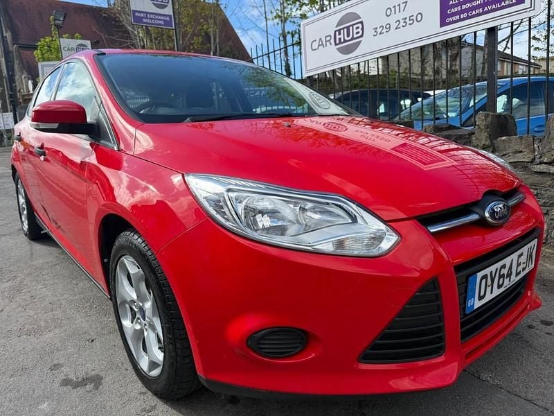 Used Ford Focus Studio 85 HP (62 kW) 2014 Red Hatchback