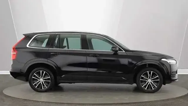 Used Volvo XC90 Momentum 235 HP (172 kW) 2022 SUV