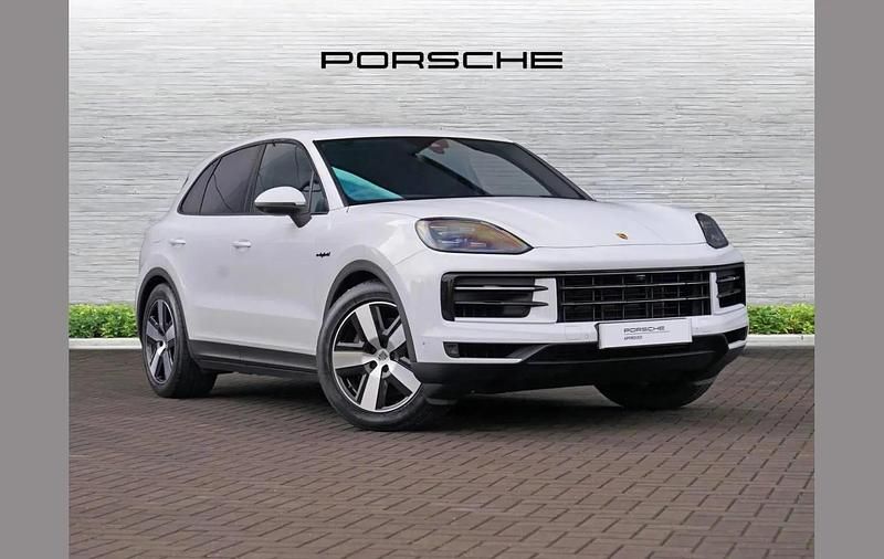 White Used 2024 Porsche Cayenne SUV | £70,990 (Super price) - Image 1/4
