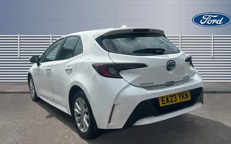 Used Toyota Corolla 140 HP (102 kW) 2026 Hatchback