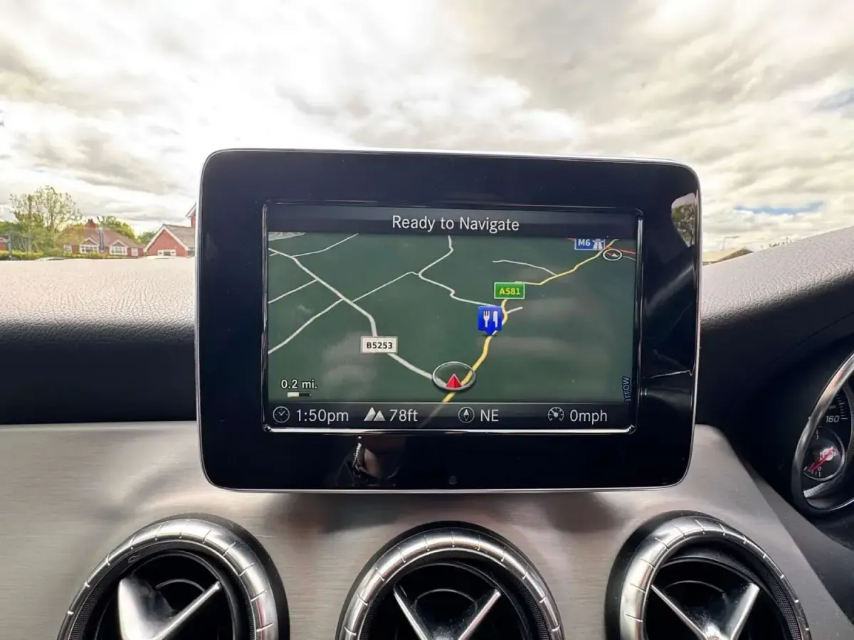 Usado Mercedes CLA180 AMG line 122 HP (89 kW) 2018 Preto Sedan
