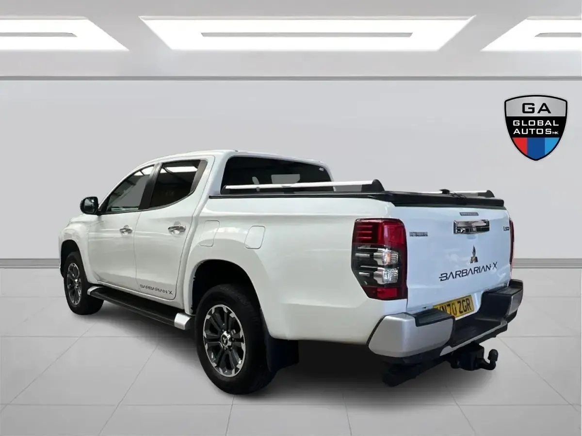 Used Mitsubishi L200 150 HP (110 kW) 2020 White Pickup