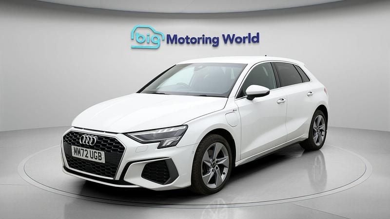 Used Audi A3 Sportback e-tron S-Line 204 HP (150 kW) 2022 White Hatchback