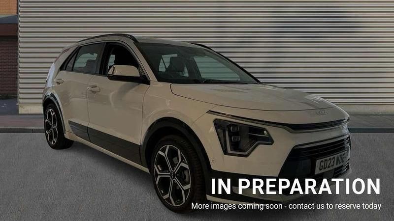 White Used 2023 Kia Niro 4 SUV | £25,472 (Expensive) - Image 1/4