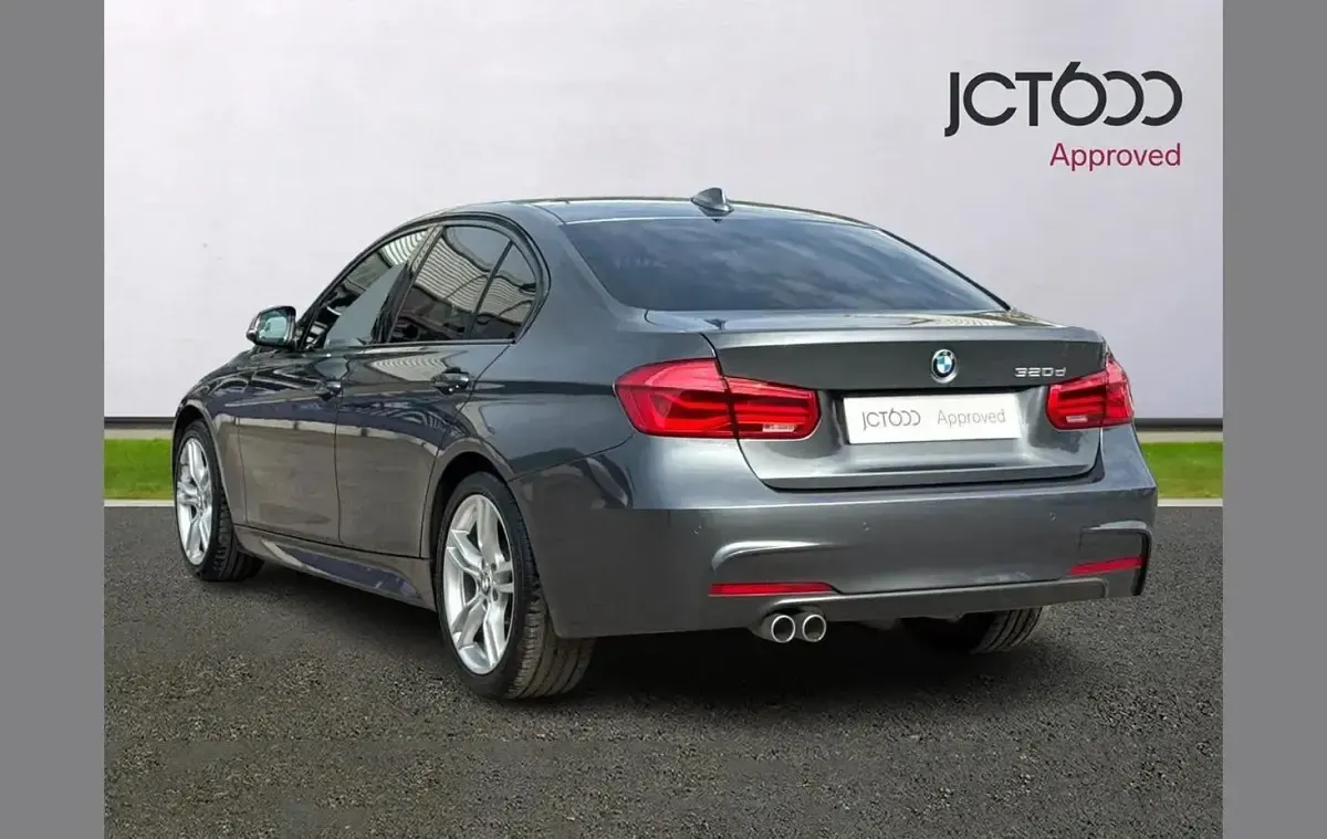 Begagnad BMW 320 M Sport 187 HK (137 kW) 2018 Grå Sedan