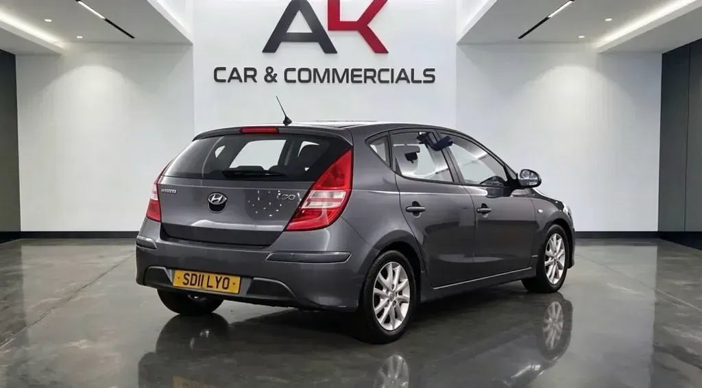 Used Hyundai i30 Comfort 108 HP (79 kW) 2011 Grey Hatchback