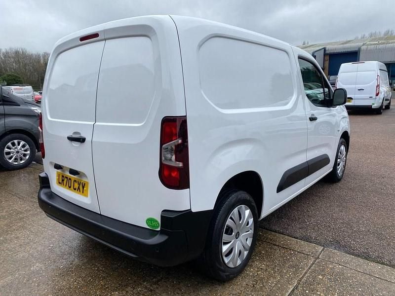 Used Peugeot Partner Premium 2021 White MPV