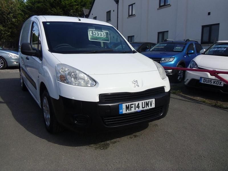 White Used 2014 Peugeot Partner MPV | £3,995 (Fair price) - Image 1/4