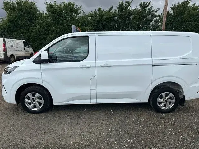 Used Ford Transit Custom Limited 136 HP (100 kW) 2024 White Van