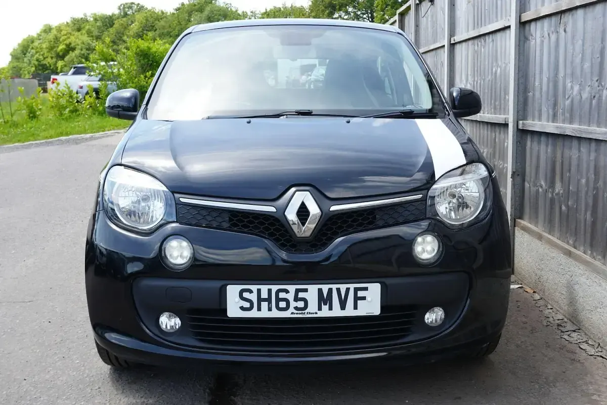 Used Renault Twingo Dynamique 70 HP (51 kW) 2015 Black Hatchback