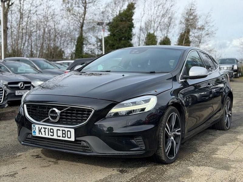 Used Volvo V40 R-Design 122 HP (89 kW) 2019 Black Estate